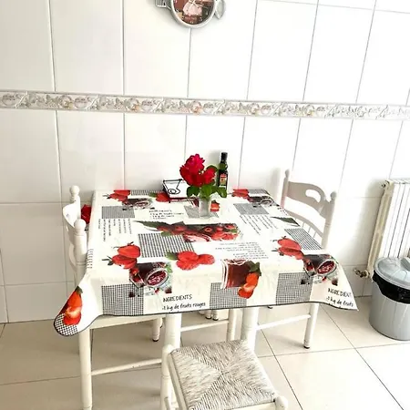 ホームステイ Habitaciones Piso Compartido En Xinzo *
