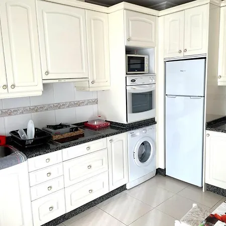 ホームステイ Habitaciones Piso Compartido En Xinzo シンソ・デ・リミア