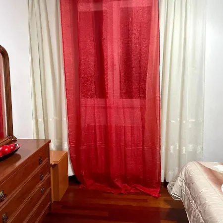 ホームステイ Habitaciones Piso Compartido En Xinzo シンソ・デ・リミア